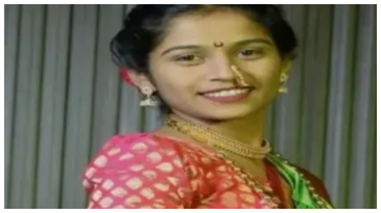 “22 வயசுல அரசு வேலை கிடைச்சும் வாழ்க்கையை முடிச்சுக்க என்னடி அவசரம் வந்திச்சு?” – வனக்காப்பாளர் தற்கொலை வழக்கில் போலீஸ் விசாரணை..!!!
