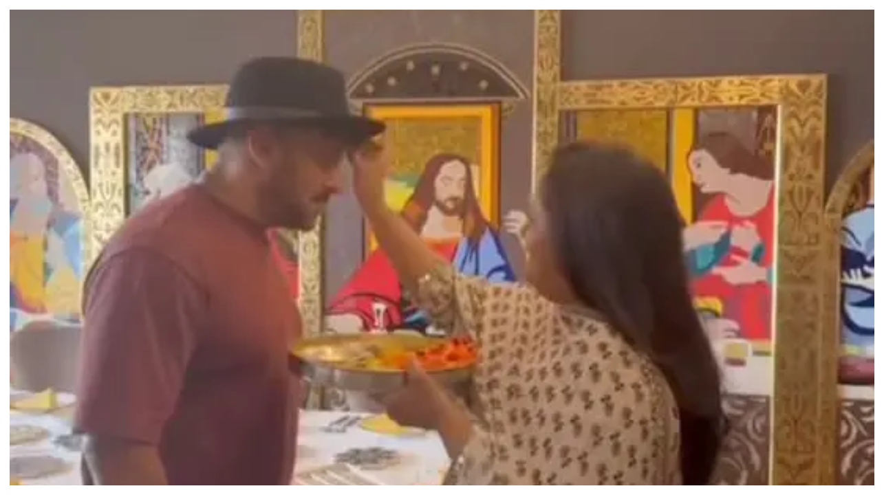 “பார்க்கவே கண்ணுக்கு அவ்ளோ நிறைவா இருக்குப்பா!” தங்கை அர்பிதா கையால் ராக்ஷி கட்டிக்கொண்ட சல்மான் கான்… இணையத்தில் வைரலாகும் அழகிய தருணம்..!!!