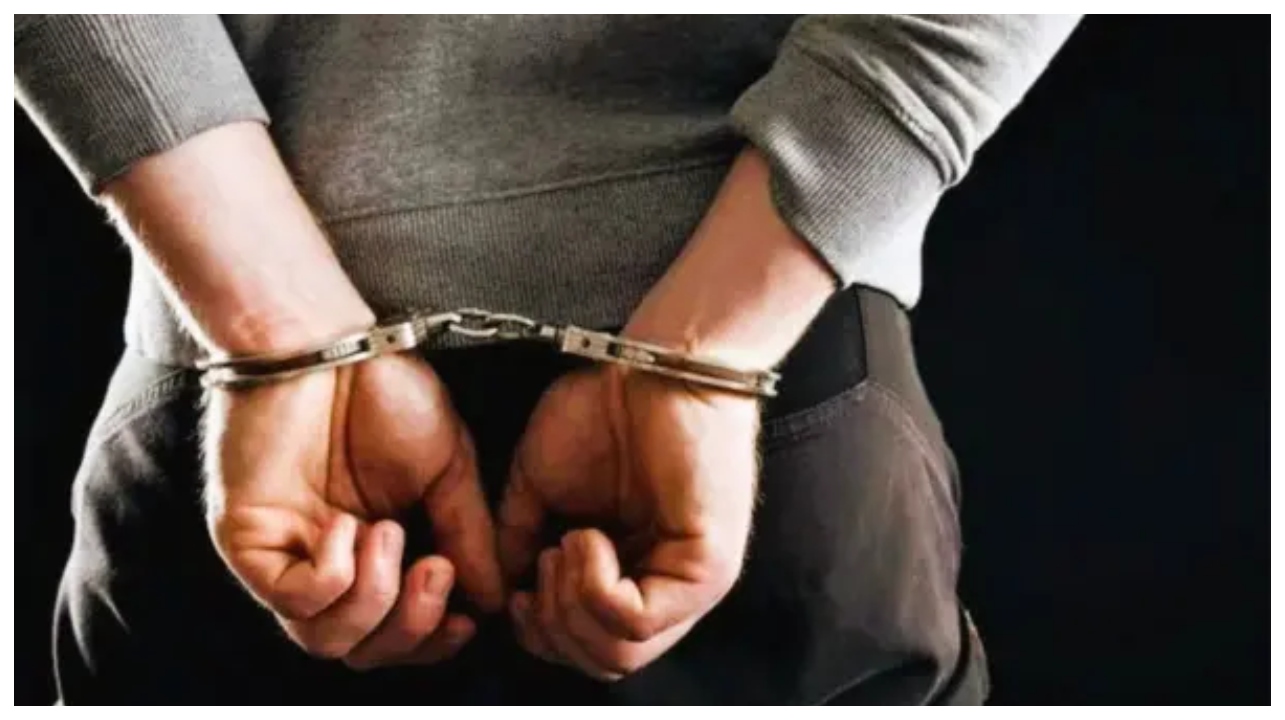 “23 கோடியை அசால்ட்டா சுருட்டிட்டு ஜாலியா சுத்துறானுங்களே… என்னடா தைரியம் இவனுங்களுக்கு!” ஐசிஐசிஐ வங்கி மோசடி வழக்கு… தீவிர விசாரணையில் போலீஸ்..!!!