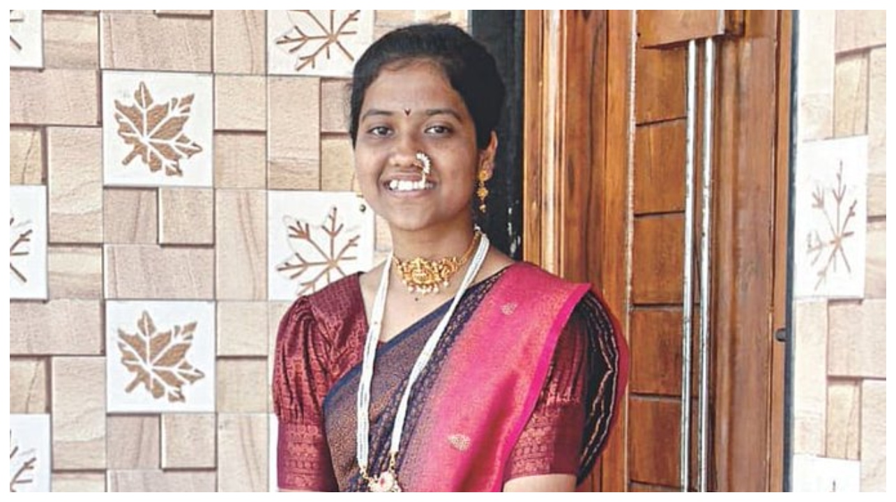“லவ் பண்றேன்னு சொல்லியே அந்தப் புள்ளையை நிம்மதியா வாழ விடாம கொன்னுட்டானேடா பாவி!” போன், மெசேஜ் அனுப்பித் தொடர் தொல்லை… மன உளைச்சலில் இளம்பெண் எடுத்த விபரீத முடிவு..!!!