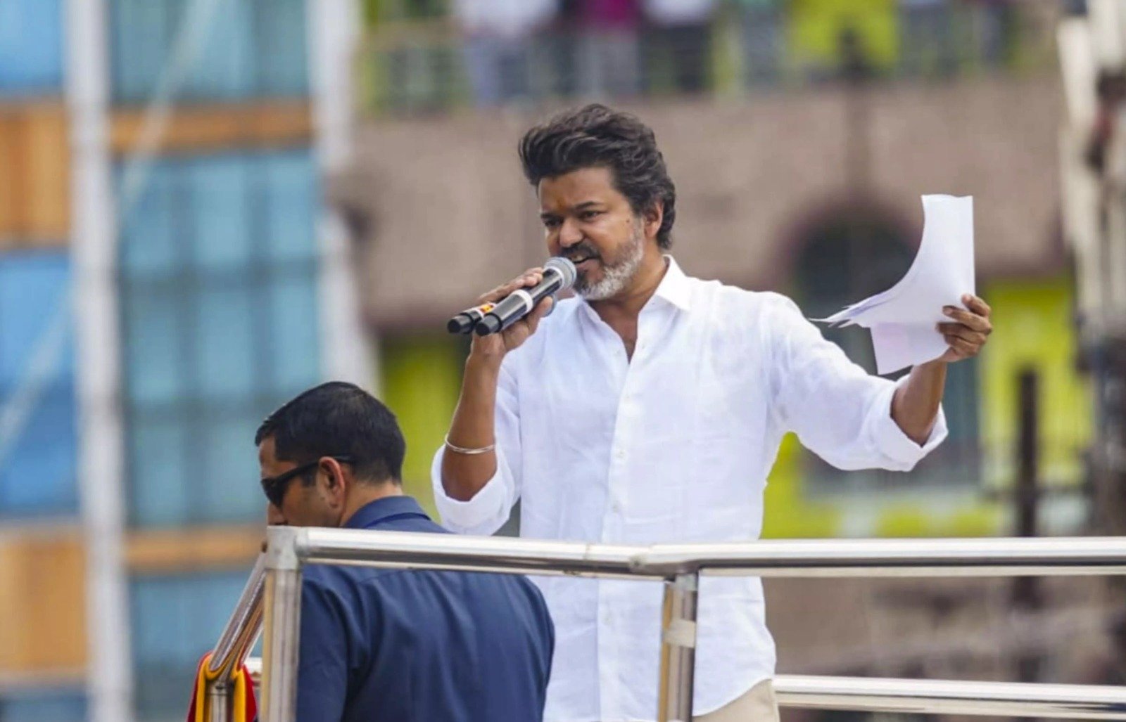 “ஹைகோர்ட் ஆர்டரை தூக்கியடித்த உச்ச நீதிமன்றம்..”கலங்க வைத்த கரூர் விவகாரத்தில் அதிரடி தீர்ப்பு.. முதல்வர் விஜய்யின் மாஸ் வெற்றியால் திணறும் எதிர்க்கட்சிகள்.. !!”