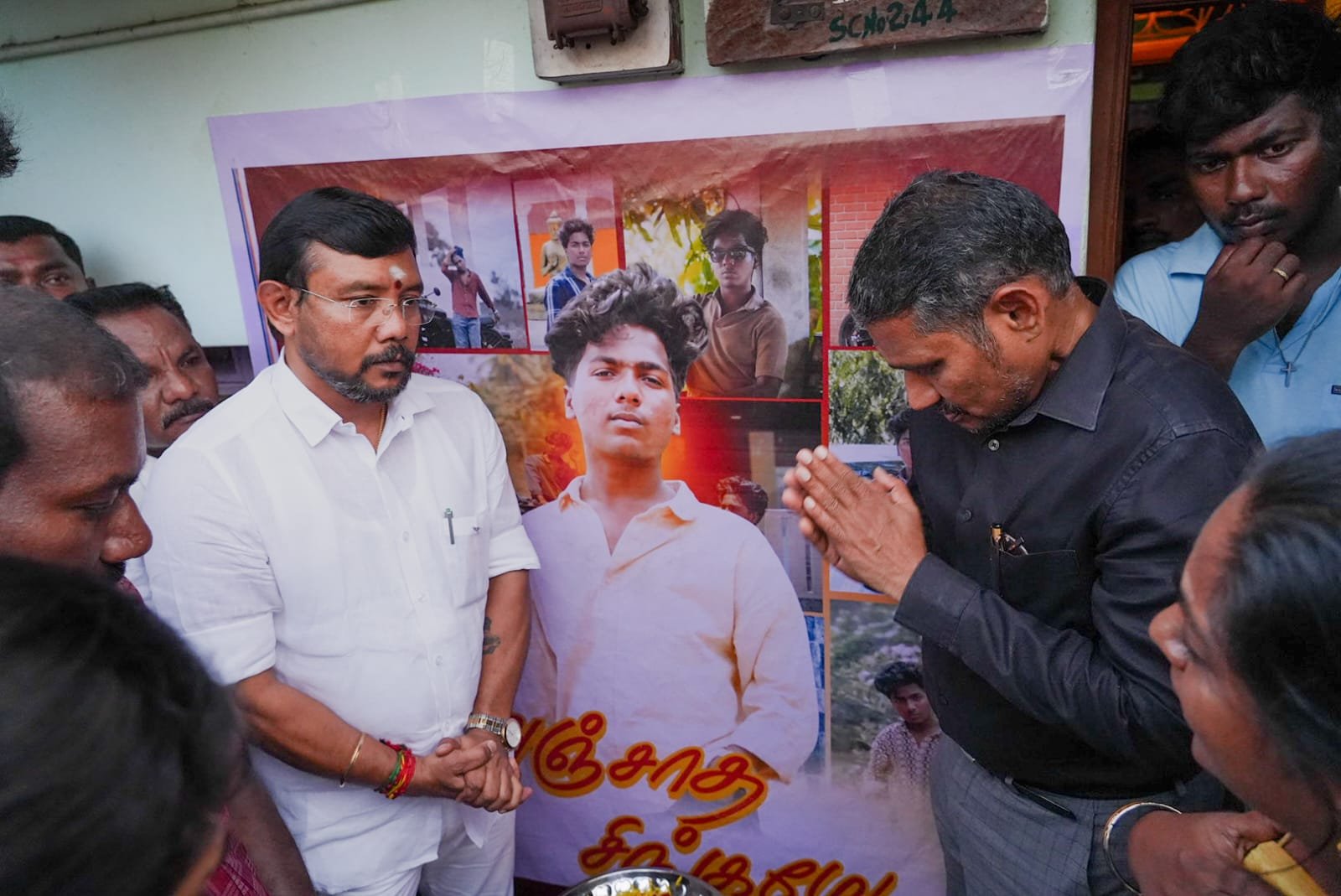 “கள்ளக்குறிச்சி மாணவர் அமுதன் வீடு: கதறி அழுத பெற்றோர்… நேரில் சென்று ஆறுதல் கூறி ரூ.6 லட்சம் நிவாரணம் வழங்கிய அமைச்சர் சம்பத்குமார்..!!”