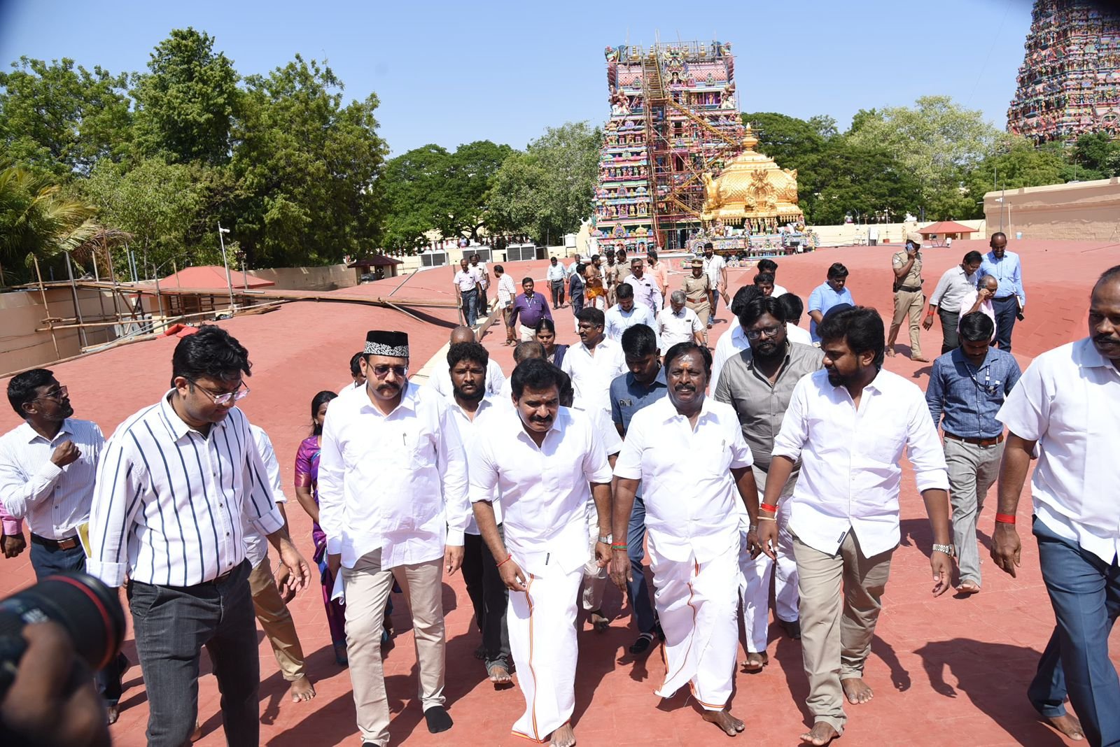 “மீனாட்சி அம்மன் கோயில் தேரோட்டம்!” – அதிரடி களமிறங்கிய கலெக்டர் மற்றும் எம்பிக்கள்… பாதுகாப்பு குறித்து உயரதிகாரிகள் தீவிர ஆலோசனை…!!”