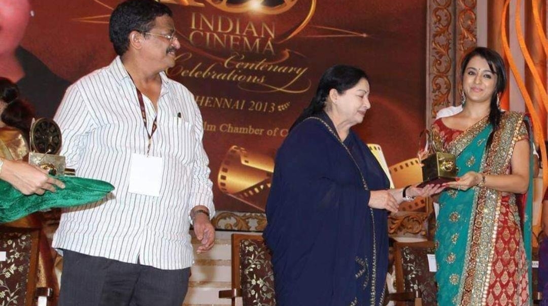 “அன்று ஜெயலலிதா.. இன்று த்ரிஷா!”தனிப்பட்ட வாழ்க்கையில் கை வைத்தால் என்னவாகும்?” இணையத்தை அதிர வைக்கும் திடுக்கிடும் ஒப்பீடு..!!”