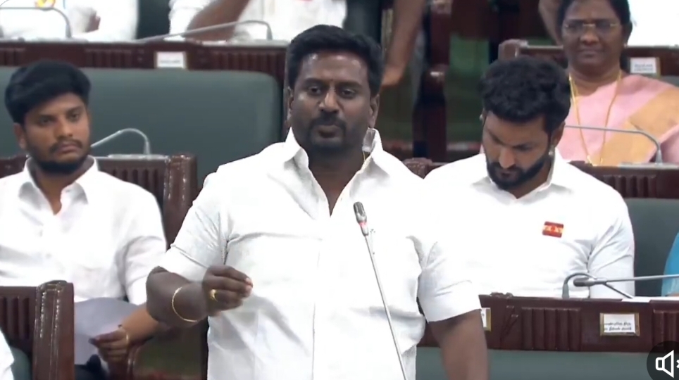 “மக்களின் குரலுக்குக் கிடைத்த வெற்றி!” – நாட்டுப்புறக் கலைகளுக்குக் கிடைத்த மகுடம்… அரசு விழாக்களில் அதிரடி மாற்றத்தைக் கொண்டுவந்த முதல்வர்…!!”