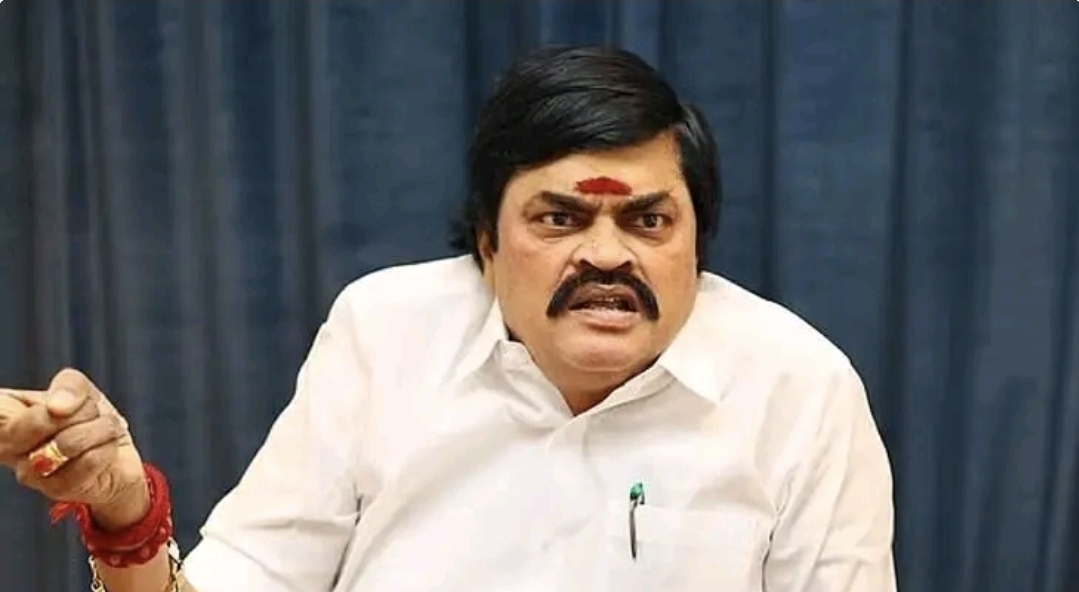 “இனி இங்க இருந்தா வேலைக்காகாது” தொடர் தோல்விகளால் வந்த விரக்தி…. திமுகவில் இணைய காய்நகர்த்தும் ராஜேந்திர பாலாஜி….?