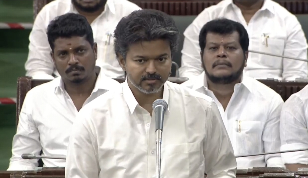 “சீப் பாலிடிக்ஸ் பண்ண விரும்புல” 1969 மேட்டரை இழுத்த முதலமைச்சர் விஜய்…. வைரலாகும் வீடியோ….!!