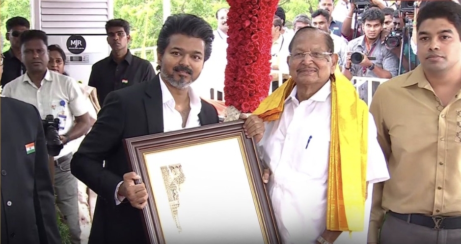 “கிருஷ்ணசாமிக்கு தகைசால் தமிழர் விருது” சுதந்திர தின நாளில் முதலமைச்சர் விஜய் வழங்கி கௌரவம்….!!