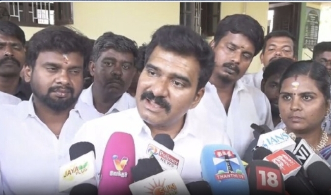 “மக்கள் சேவை செய்ய ஒரு கார் போதும்” எதிர்க்கட்சிகளுக்கு அமைச்சர் நிர்மல் குமார் அதிரடி பதில்…. கொந்தளிக்கும் அரசியல் களம்….!!