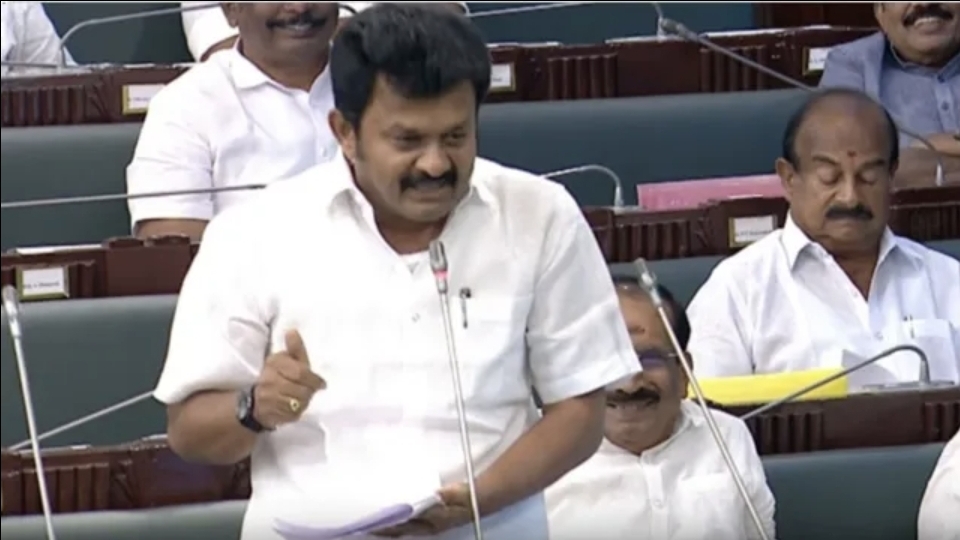 “கல்வி நிறுவனங்களில் மூடநம்பிக்கையா?” மாட்டு சிறுநீர் விவகாரத்தில் வெடித்த சர்ச்சை…. மத்திய அரசுக்கு பிரேம்லதா விடுத்த எச்சரிக்கை….!!