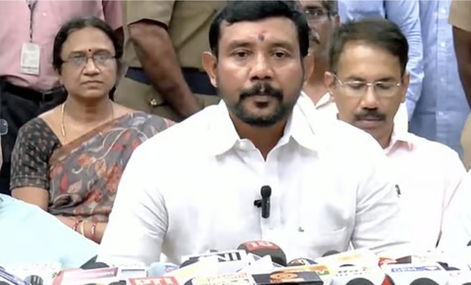 “சலூன் வைக்க ரூ.1.50 லட்சம் நிதியுதவி” தமிழ்நாடு அரசின் சூப்பர் அறிவிப்பு…. சட்டப்பேரவையில் அமைச்சர் சம்பத்குமார் தகவல்….!!