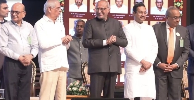 “வந்தே மாதரம், தேசிய கீதம்…. அடுத்து தமிழ்த்தாய் வாழ்த்து” – ஈரோடு தனியார் கல்லூரியில் 3-வதாக பாடப்பட்ட தமிழ்த்தாய் வாழ்த்து….!!