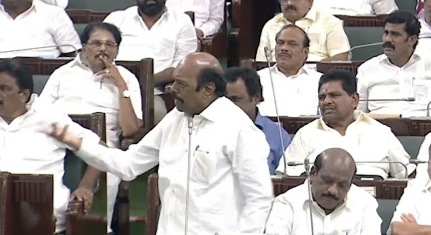 “இந்த மூணு எம்.எல்.ஏ-களுக்கும் முன்வரிசை வேணும்” எ.வ.வேலு சட்டப்பேரவையில் கோரிக்கை…. சபாநாயகர் கொடுத்த பதில்….!!