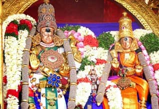 “இவ்ளோ பெரிய உண்மையா….?” மதுரை மீனாட்சி அம்மன்‌ கோவிலில் திடீர்னு நடந்த பேரதிசயம்…. மிரண்டு போன மக்கள்…. நாளைக்கு இது நடக்கப்போகுது…. மிஸ் பண்ணிடாதீங்க…!!