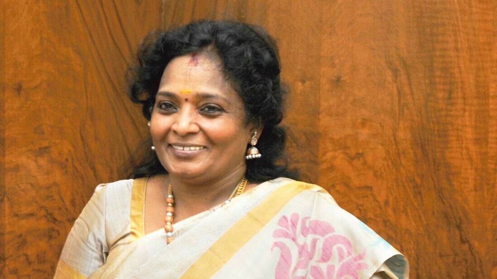 ​”அடுத்த PM விஜயா?” கிடைச்ச வாய்ப்பை முதல்ல ஒழுங்கா பயன்படுத்துங்க…. தமிழிசை கொடுத்த மரண பதிலடி….!!