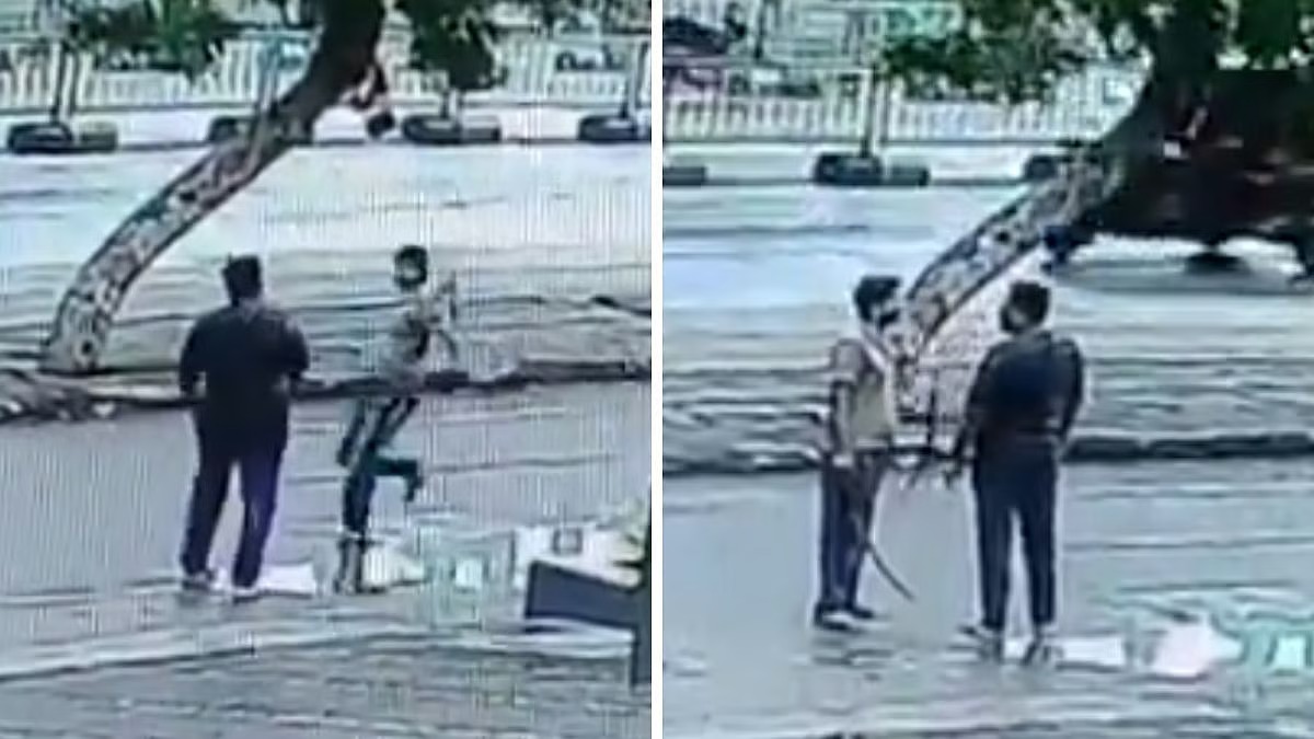 டேய் எனக்கு இப்ப பணம் வேணும்..! “நடு ரோட்டில் பெரிய வாளை எடுத்துட்டு வந்து ஓட ஓட விரட்டிய டிவி மெக்கானிக்”… பட்டப்பகலில் உயிர் பயத்தை காட்டிய பயங்கரம்… என்ன நடந்தது..? சிசிடிவி வீடியோ வைரல்..!