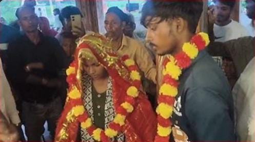 100 ரூபாய் ஸ்டாம்ப் தான் சாட்சி… பெற்றோர் எதிர்ப்பை மீறி காதலியை கரம் பிடித்த காதலன்… கோவிலில் நடந்த திருமணத்திற்கு வினோத சான்று… ஆச்சரிய தகவல்…!!