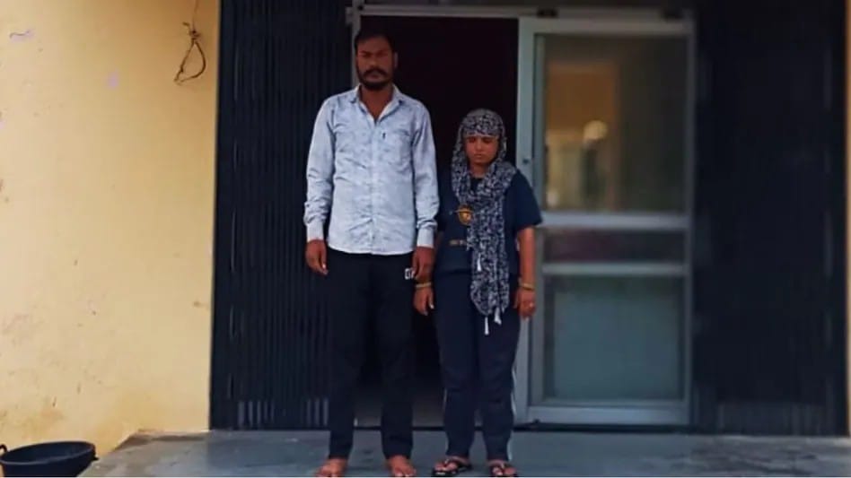 காதலனுடன் மது விருந்து..! ஆடம்பரமா வாழனும்… உல்லாச வாழ்க்கைக்கு ஆசைப்பட்டு சொந்த அத்தையையே தீர்த்து கட்டிய மருமகள்… அதிர்ச்சி பின்னணி..!