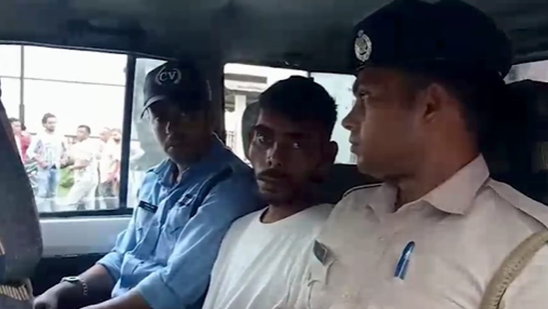 ஓடும் ரயிலில் மீண்டும் பயங்கரம்..! “20 வயது கர்ப்பிணி பெண்ணை பாலியல் வன்கொடுமை செய்த காமக்கொடூரன்”…. நாடே அதிர்ச்சி..!