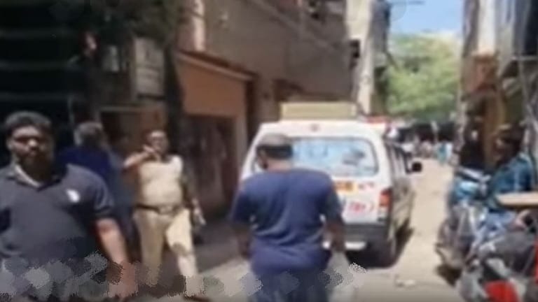 Breaking: 45 அடி ஆழக்கிணறு…! “தூர் வாரும் போது சட்டுனு தாக்கிய விஷ வாயு”… தந்தை மகன் மூச்சுத்திணறி உயிரிழப்பு… சென்னையில் அதிர்ச்சி..!