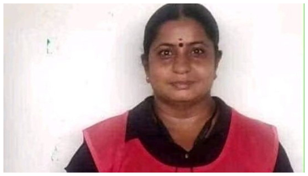“நாளைக்கு 200 கி.மீ பயணம், வெறும் 5 மணி நேரத் தூக்கம்!” – சோமேட்டோ டெலிவரி பெண் உமாவின் உலுக்கும் உழைப்பு… எத்தனையோ பேருக்கு ரோல் மாடலான சாதனைத் தாய்…!!”