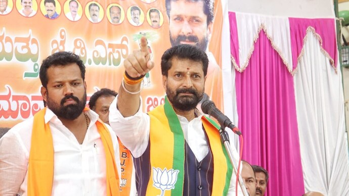 “முதலில் எங்கள் மக்களுக்கு நீர், பிறகுதான் தமிழகத்திற்கு!” காவிரி விவகாரத்தில் அரசுடன் கைகோர்க்கும் பாஜக.. பெங்களூரில் வெளியான பரபரப்பு அறிக்கை..!!”