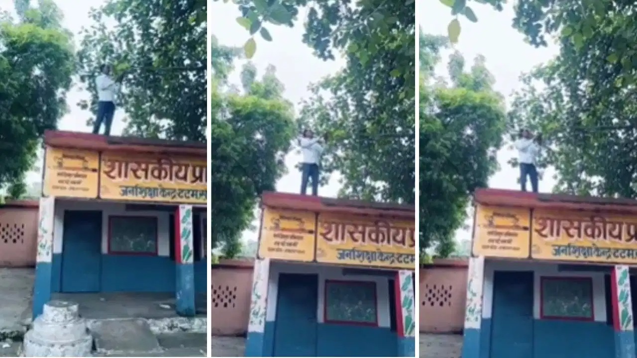 சிக்னல் கிடைக்கல..! நான் எப்படியாவது வருகை பதிவு போடணும்… கூரை மீது கடகடவென எறிய ஆசிரியர்… எந்தப் பக்கம் டவர் கிடைக்கும்னு தெரியலையே…? பள்ளியில் நடந்த அவலம்… அடக்கடவுளே..!