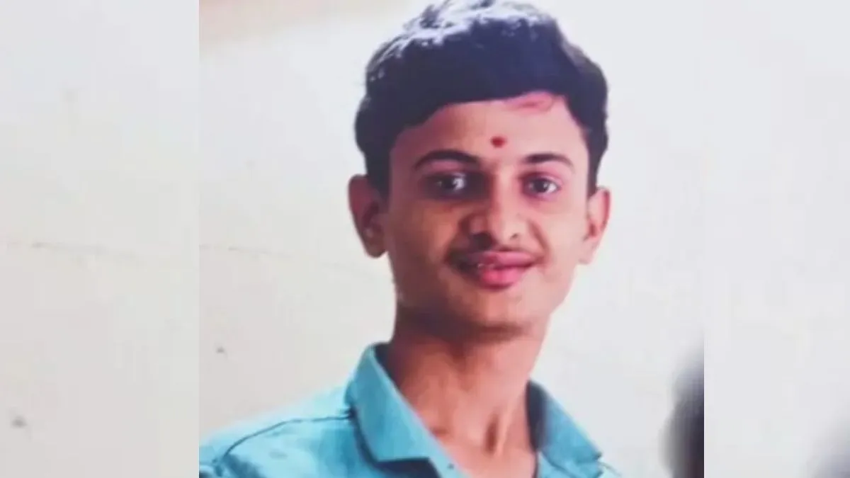 காலையில் ஆசை ஆசையா தங்கச்சி கையால ராக்கி கட்டின அண்ணன்..! இனி அம்மா அப்பாவை நல்லா பாத்துக்கோ… ஸ்டேட்டஸ் போட்டுட்டு உயிரையே விட்ட அதிர்ச்சி… ரக்ஷா பந்தன் அன்று கதறிய குடும்பத்தினர்..!!