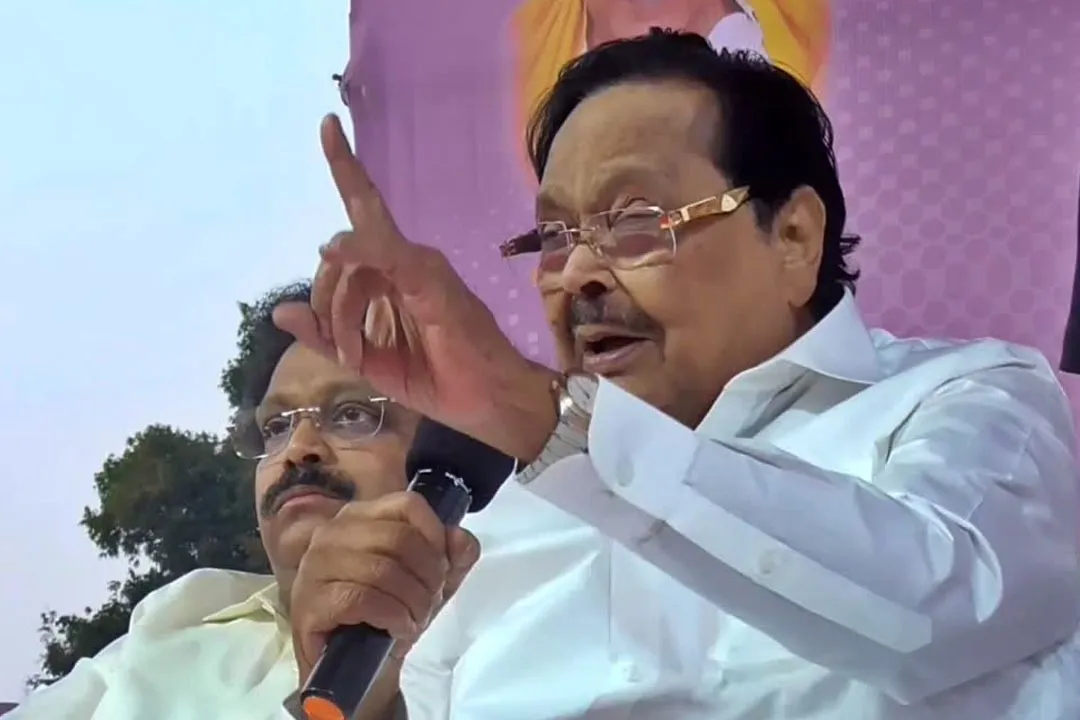 “முன்னாள் அமைச்சர் துரைமுருகன் அதிரடி….!” திமுகவில் இளைஞர்களுக்கு மட்டுமில்ல…. வயதானவர்களுக்கும் வாய்ப்பு உண்டு….  100 நாள் ஆட்சியில் எதையுமே செய்யல…. தவேக ஆட்சியைத் தூக்கி அடித்துப் பகீர் பேட்டி….!!