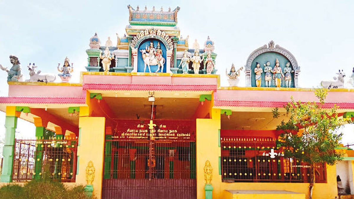 “யாரும் போக பயந்த காடு… இப்போ ஆன்மீக பூமியா?” விவசாயிகள் மீது இதை வீசினா செல்வம் கொட்டும்!” தூத்துக்குடியில் மறைந்திருக்கும் மர்மக் கோயிலின் ரகசியமும்…!!”