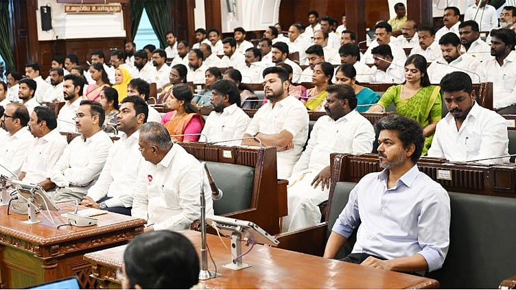 “அரசியல் மாறினாலும் மக்கள் திட்டம் மாறாது” 30 கால நலத்திட்டங்கள் தொடரும்…. நிதியமைச்சரின் கணீர் உரை….!!