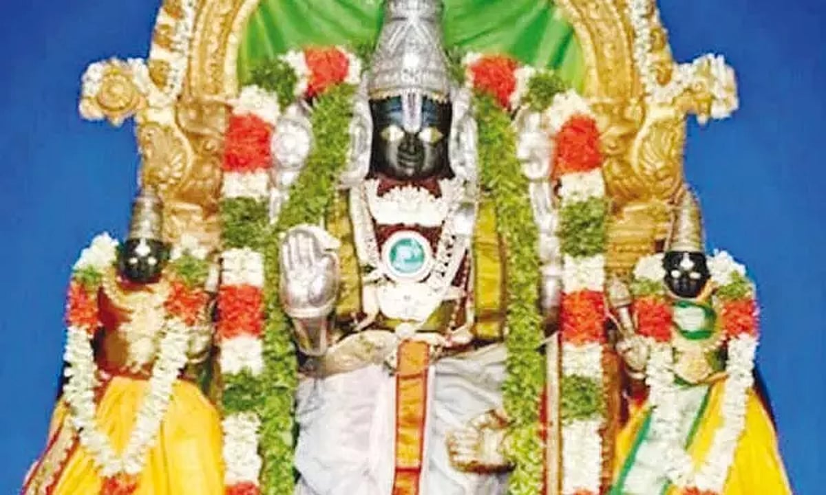 “கல்யாணத் தடையால் ரொம்ப வருஷமா கஷ்டப்படுறீங்களா….?” இந்த 1200 வருட பழமையான…. பெருமாள் கோவிலுக்குப் போங்க…. வேண்டிய வரம் உடனே கிடைக்குமாம்….!!