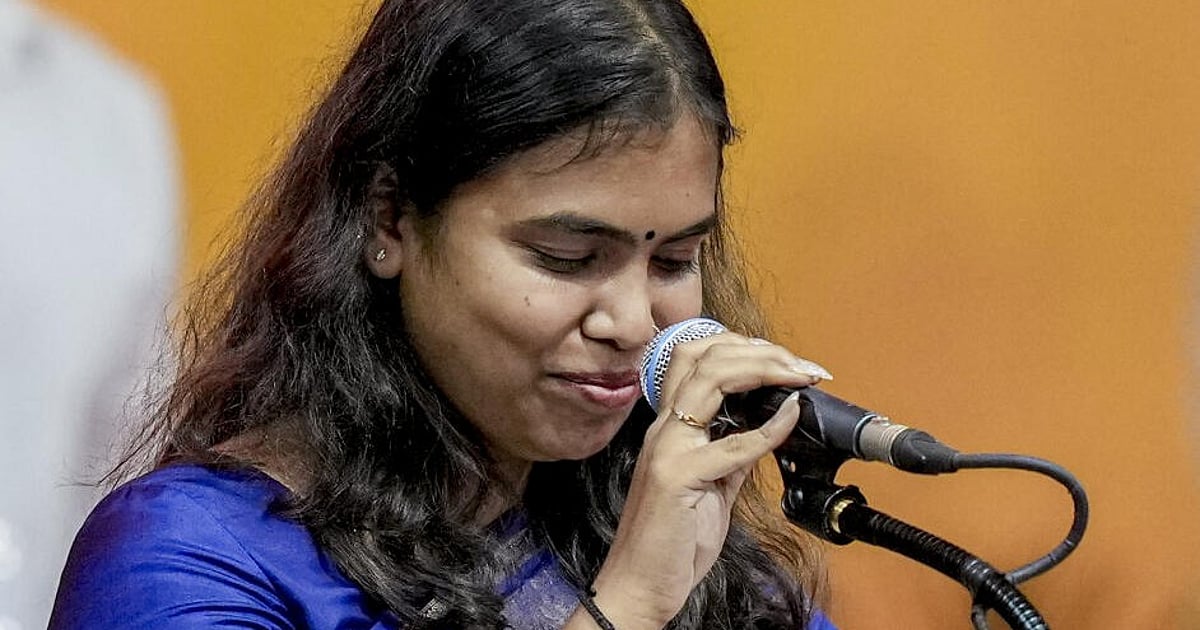“கைநழுவிப் போகும் மெகா முதலீடுகள்!” ஓசூர் விமான நிலையத் திட்டம் குறித்து அமைச்சருக்குத் தெரியாதா? – அதிர்ச்சியை வெளிப்படுத்தும் அரசியல் வட்டாரங்கள்..!!”