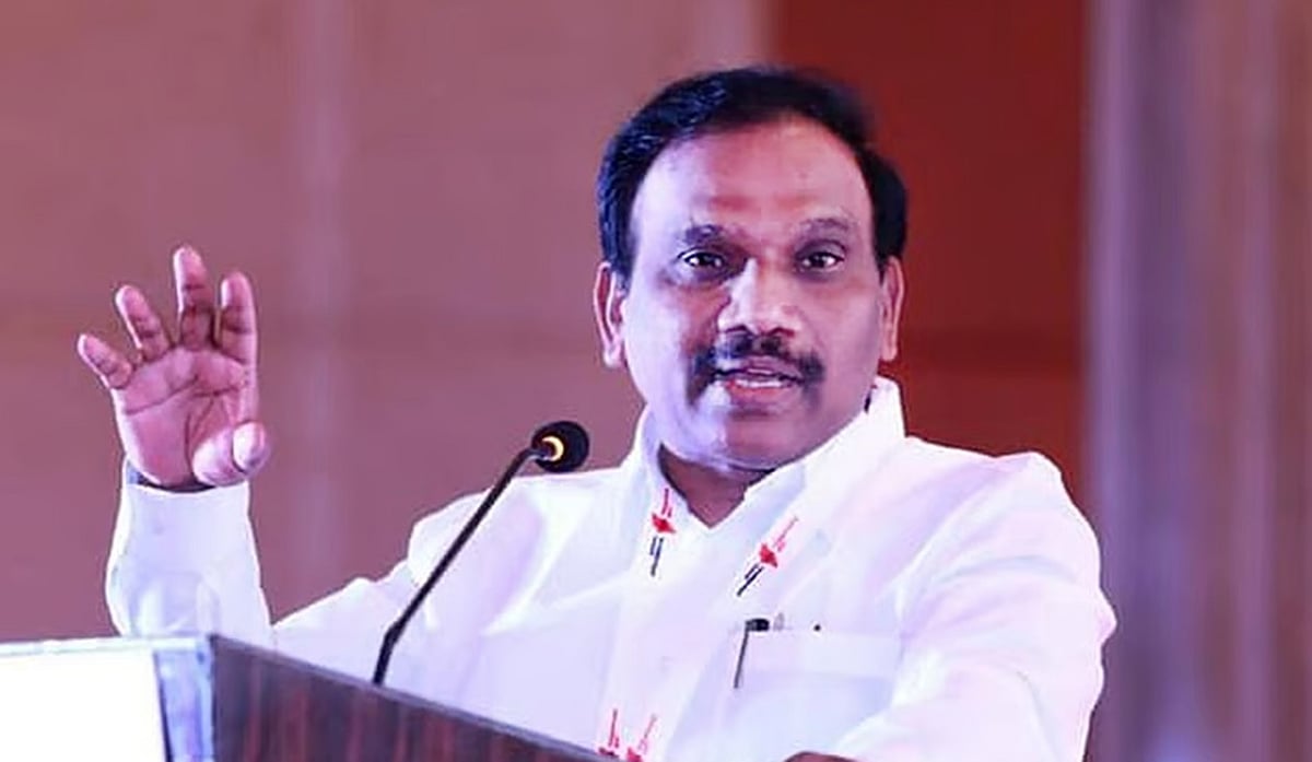“தொகுதி மறுவரையறைன்னா என்னானே தெரியாது!” தவெக கூட்டத்தை கிழித்துத் தள்ளிய முன்னாள் அமைச்சர்..!!”