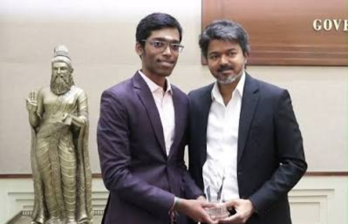 “ரொம்ப பெருமையா இருக்கு!”… அமெரிக்காவை மிரள விட்ட பிரக்ஞானந்தா… முதல்வர் விஜய் வெளியிட்ட வாழ்த்துச் செய்தி..!!!