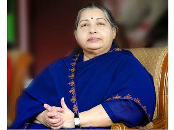 “ஜெயலலிதா பாணியை உடனே ஃபாலோ பண்ணுங்க!” – தவெக தலைமைக்கு வரும் அதிரடி எச்சரிக்கையும், திமுக மீதான சாஃப்ட் கார்னர் சர்ச்சையும்….!!”