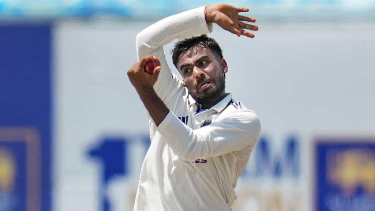 “32 வருட சாதனை முறிவு!” டெஸ்ட் கிரிக்கெட்டில் கோல்டன் டக்!” – அறிமுக வீரருக்கு இந்திய இளம் சுழற்பந்து வீச்சாளர் கொடுத்த அதிர்ச்சி…!!”