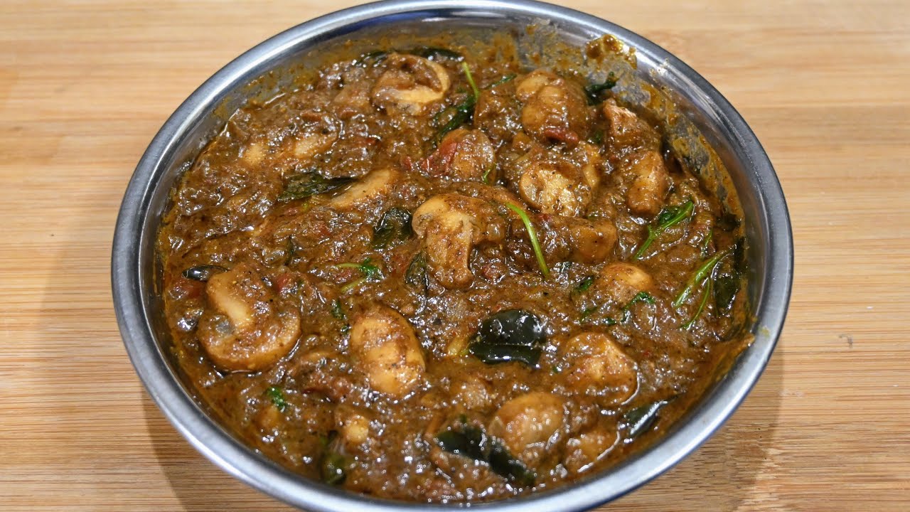 “10 பரோட்டா சாப்பிட்டாலும் பத்தாது….!” நாவூறும் சுவையில் இப்படி…. ஒருமுறை காளான் தேங்காய்ப்பால் கிரேவி  செஞ்சு பாருங்க….!!