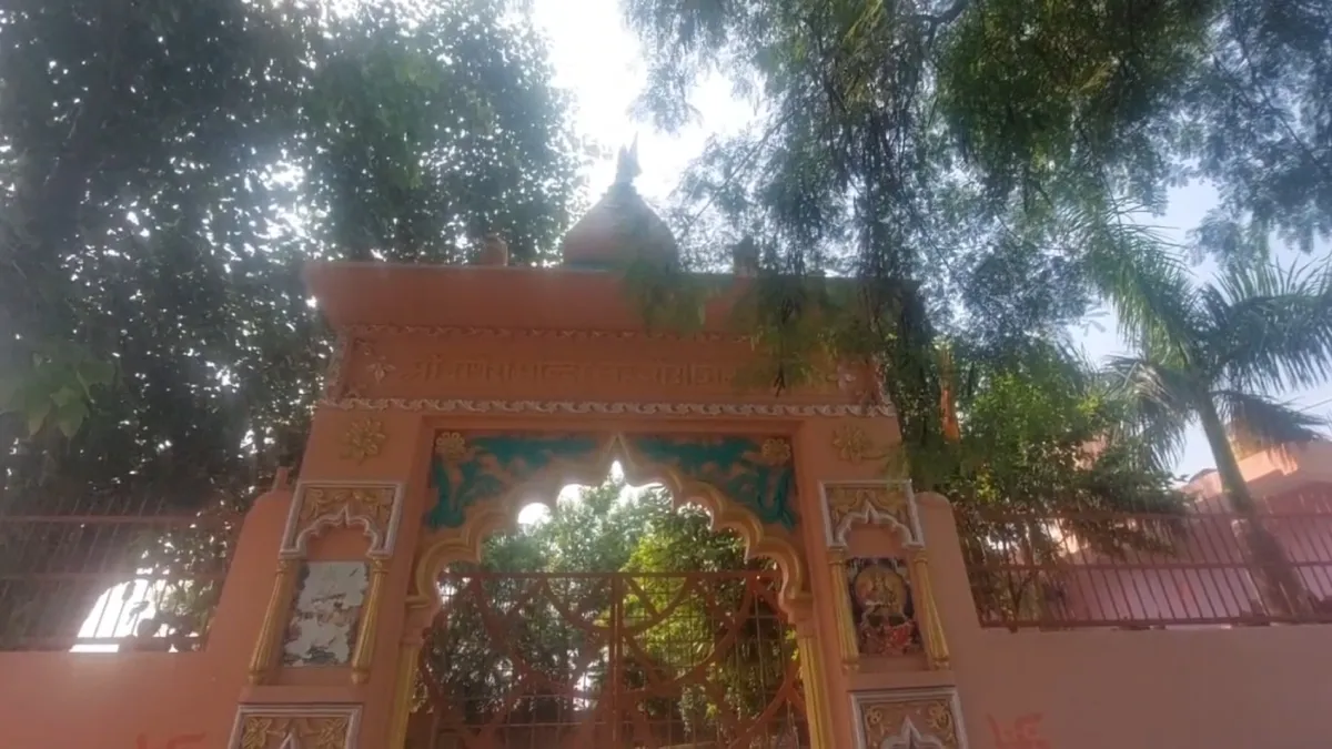 அந்த உறவு தெரிந்ததால் கோவிலுக்கு உள்ளே கொன்று புதைத்த பூசாரி…! காணாமல் போன இளைஞர்கள் மரணத்தில் திடீர் திருப்பம்… உண்மையை உடைத்த சீடன்.. அதிர்ச்சி பின்னணி.!
