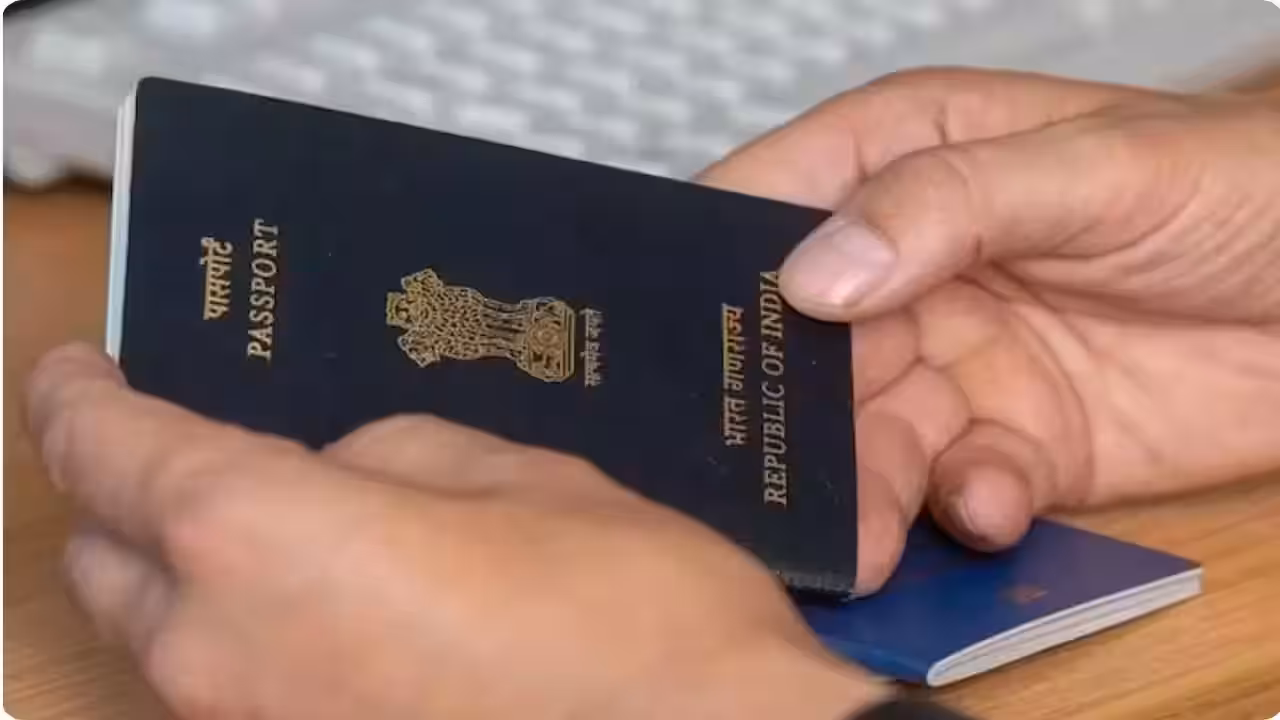 அமெரிக்காவில் குழந்தை பிறந்தால் பாஸ்போர்ட் பெறுவது இனி சிக்கலாகுமா…? பெற்றோரின் குடியுரிமை ஆவணங்களை கேட்கும் புதிய விதிமுறை முன்மொழிவு ஆனால் நீதிமன்றத்தில் ஏற்பட்ட திருப்பம் என்ன…?