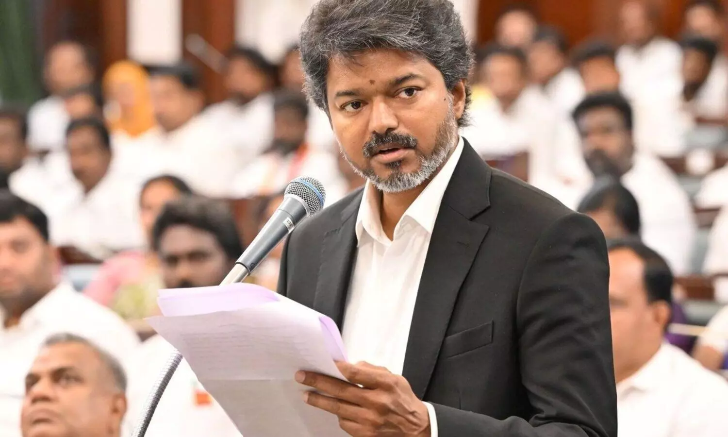 “லண்டனில் இருந்து திரும்பியதும் அதிரடி ஆக்‌ஷன்….!” தவேக அமைச்சரவையில் இருந்து தூக்கப்பட்ட 3 முக்கிய நபர்கள்…. முதல்வர் விஜய் போடும் மெகா பிளான்!