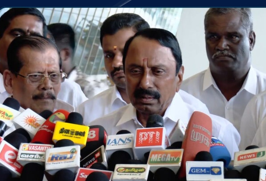 “என்னைச் சிக்கலில் மாட்டிவிடாதீர்கள்!”… நடிகர் விஜய் குறித்து அமைச்சர் செங்கோட்டையனின் அதிரடிப் பேச்சு..!!!