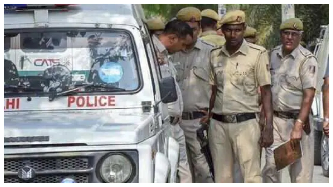 “ஐயோ… 80 வயசு பாட்டின்னு கூட பார்க்காம இப்படியா கொடூரமா நடப்பாய்ங்க?” சிறுமிக்கு நேர்ந்த அநியாயத்தைத் தட்டிக்கேட்ட குடும்பம்… பதைபதைக்கும் நெட்டிசன்கள்…!!!