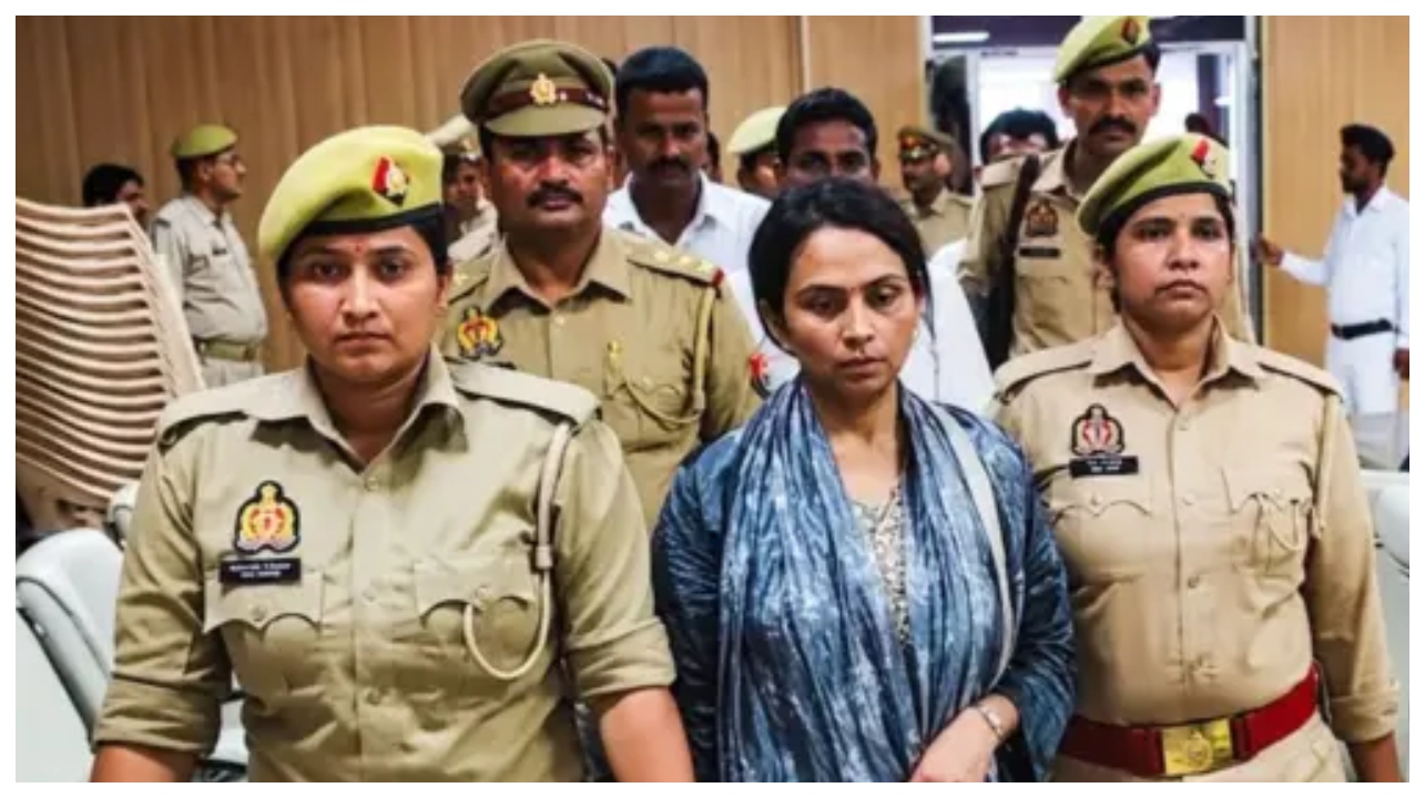 “மகளைப் பகடைக்காயாகப் பயன்படுத்தி பிளாக்மெயில்!”.. ஆபாச வீடியோ பதிவு செய்து மிரட்டிய கொடூர தந்தை… வெளிச்சத்திற்கு வந்த அதிர்ச்சி உண்மைகள்..!!!