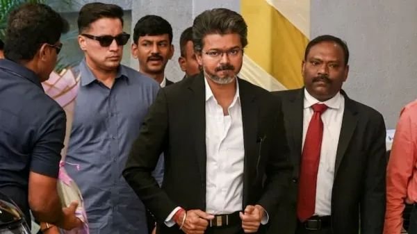 “ஆளுநரிடம் புகாரளித்த டிடிவி தினகரன்!” – சி.பி.ஐ. விசாரணை வலையில் சிக்கப் போகும் தவெக ஆட்சி? திடீரென வெடித்த குதிரை பேரப் புகார்… மிரண்டுபோன அரசியல் களம்…!!”