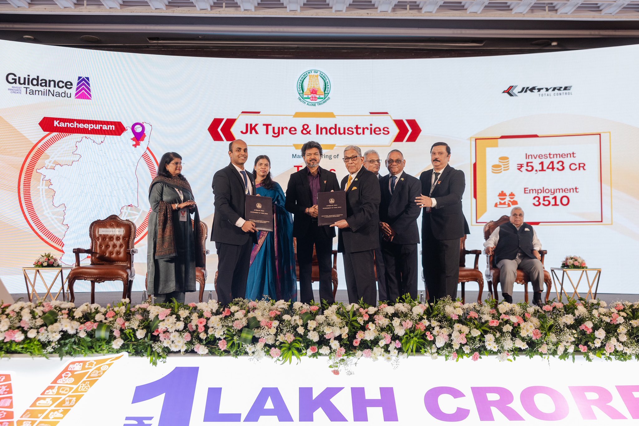 “வேலைவாய்ப்பும் முக்கியம், சுற்றுச்சூழலும் முக்கியம்!” ரூ.5,143 கோடி முதலீட்டுடன் அதிரடி காட்டிய தவெக அரசு… தமிழக அரசியலில் வைரலாகும் முதல்வர் விஜய்யின் பேச்சு…!!”
