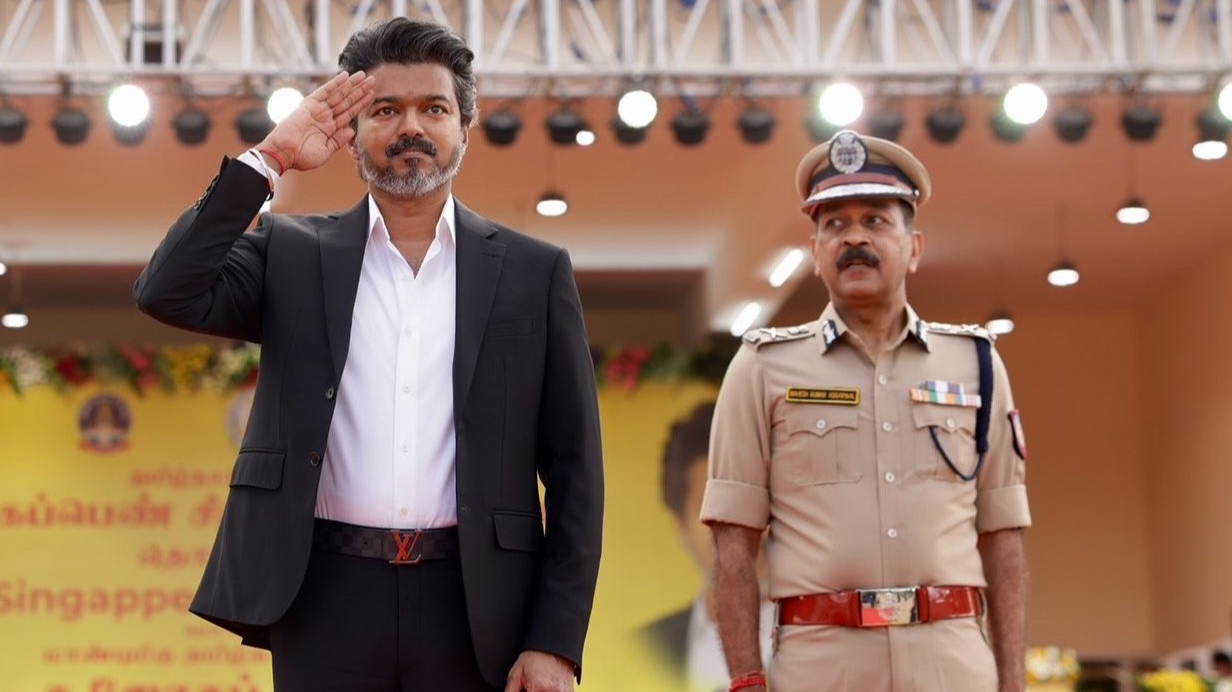 “பெண்களுக்கு 30% இடஒதுக்கீடு!” – அடுத்த 5 ஆண்டுகளில் 29,108 போலீஸ் வேலை… காவல்துறைக்கு முதல்வர் ஜோசப் விஜய் வாரி வழங்கிய அதிரடி சலுகைகளின் முழு விவரம்…!!”