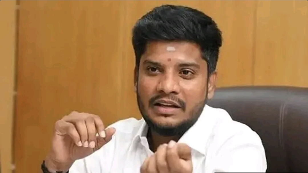 “கேமரா இல்லாத போன்களுக்குத் தடையில்லை” அமைச்சர் ரமேஷ் கொடுத்த மாஸ் அப்டேட்…. நிம்மதியில் ஆன்மீக அன்பர்கள்….!!