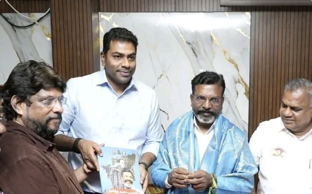 “செப்டம்பர் 9 நீங்க கண்டிப்பா வரணும்” திருமாவை நேரில் சந்தித்து அழைத்த தவெக அமைச்சர்கள்…. பரபரக்கும் அரசியல்….!!