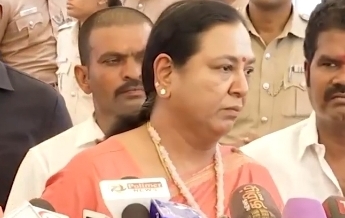 “சட்டப்பேரவையில் கலர் கோட் சர்ச்சையா?” பிரேமலதா விஜயகாந்த் அணிந்து வந்த சேலையால் பரபரப்பு…. லேட்டஸ்ட் அப்டேட்….!!